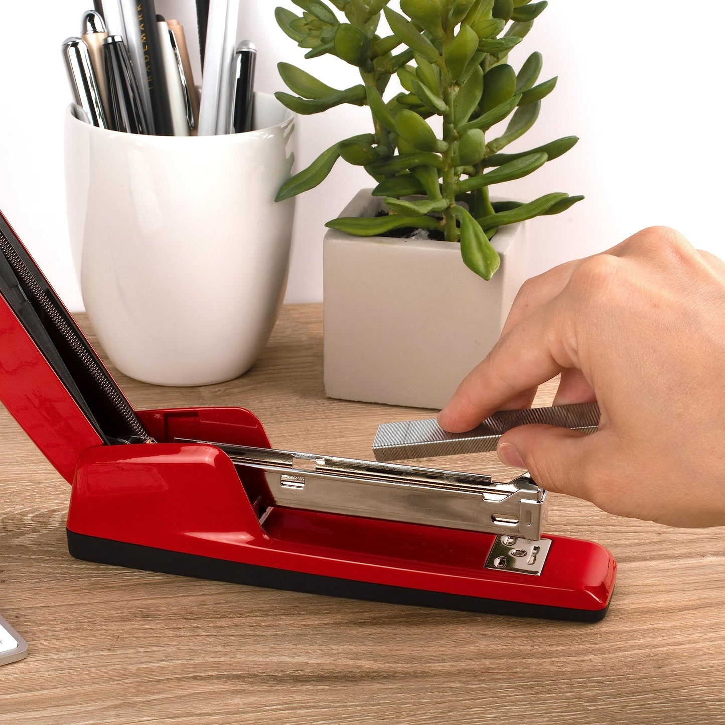 Swingline Stapler, 30 Sheet Capacity, 747 Business Stapler, Jam Free, Metal, Rio Red (74736)